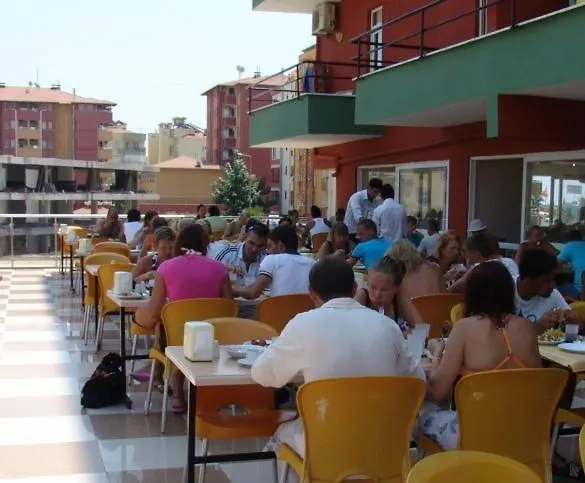 Club Bayar מלון אלאניה