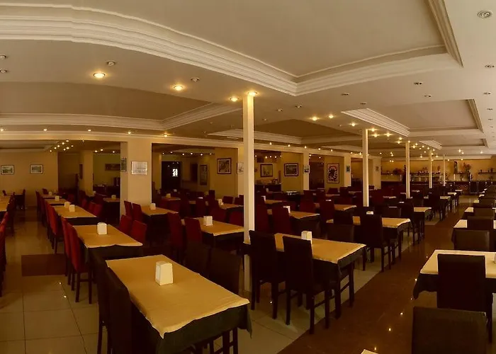 מלון Club Bayar 4*