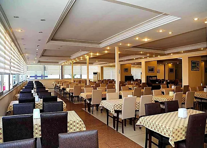 Club Bayar מלון אלאניה