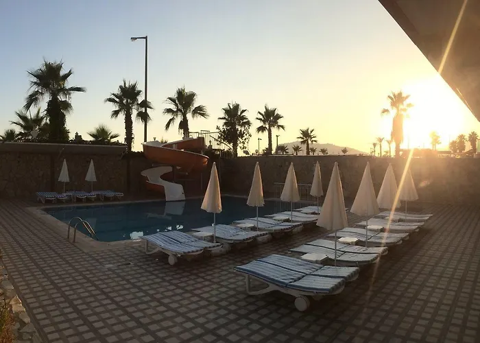 מלון Club Bayar 4*