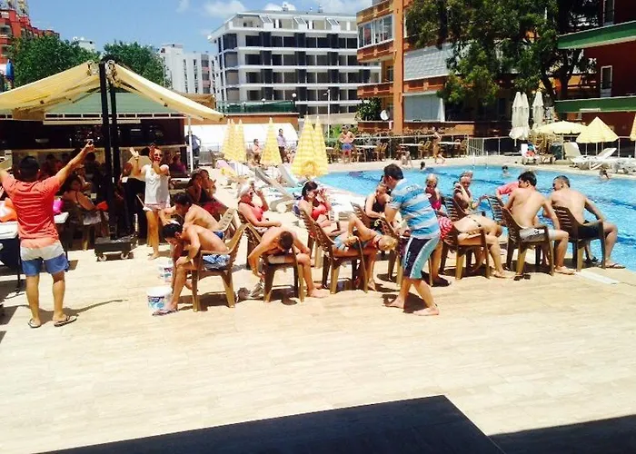 מלון Club Bayar 4*